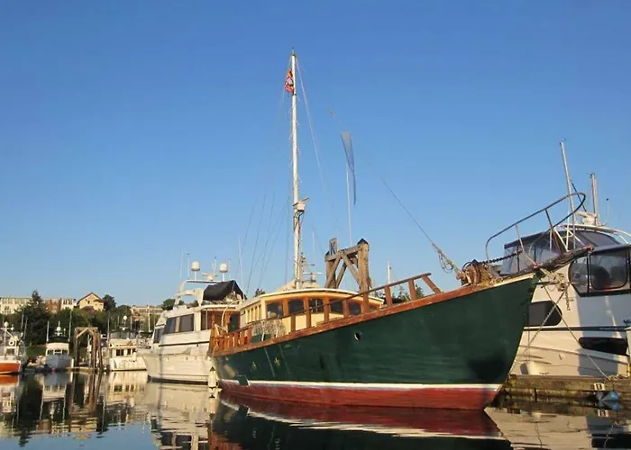 Wharfside Bed & Breakfast Bed & Breakfast Friday Harbor